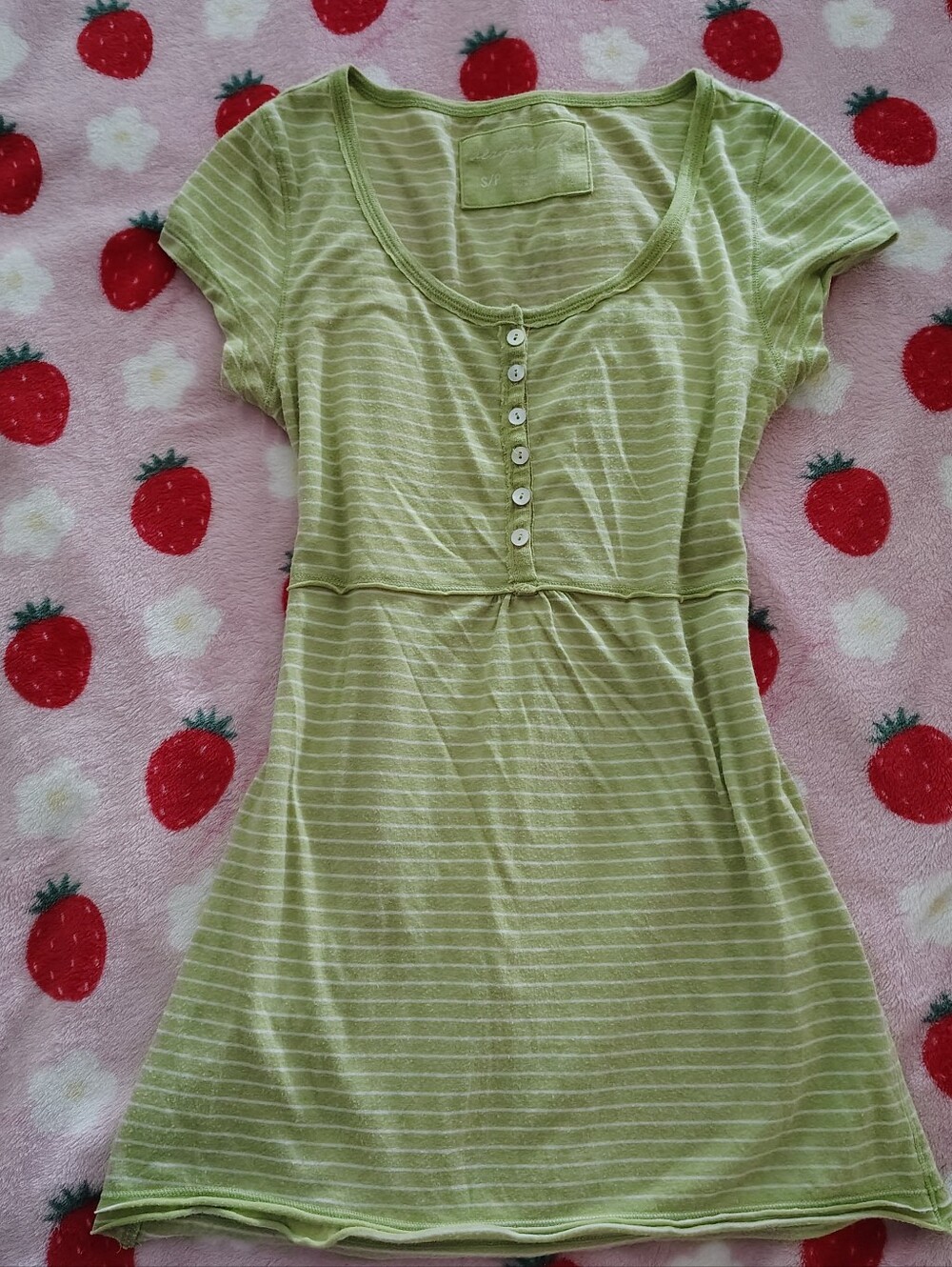Aeropostale green babydoll henley tee